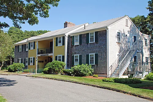 Lily Pond Apartments Photo 1