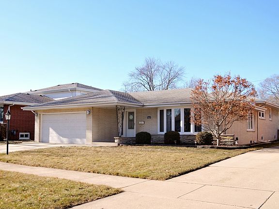 2nd image of 10312 S Lockwood Ave
