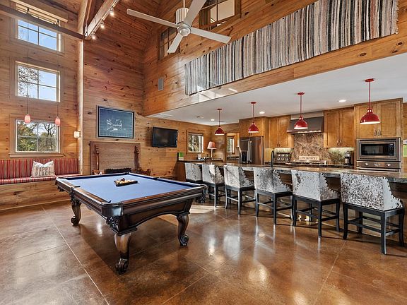 3rd image of 1585 Round Top Rd