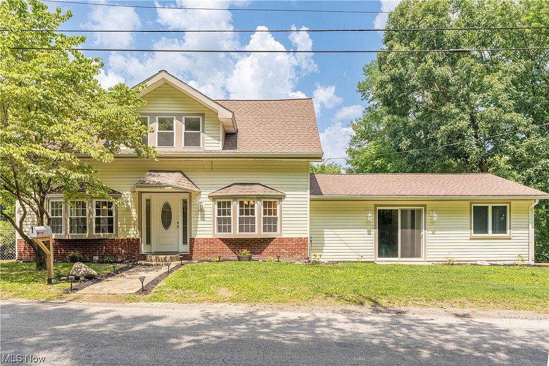 9032 Greer Ave SE, Waynesburg, OH 44688 MLS 4477356 Zillow