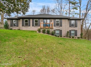 7002 Green Spring Dr, Green Spring, KY 40241