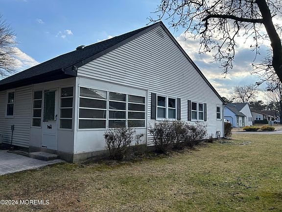 4th image of 27 Milford Ave #52