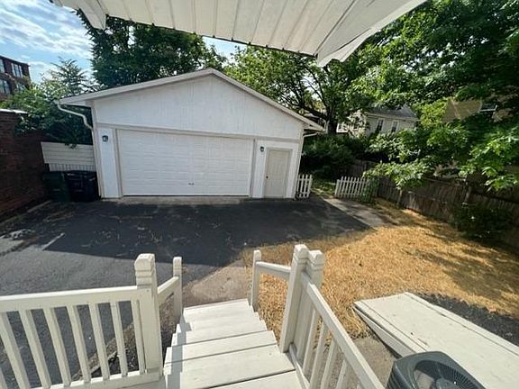 2nd image of 3933 Huston Ave
