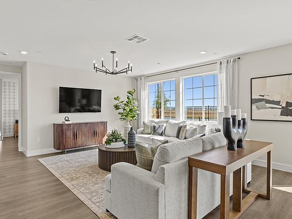 4th image of 1472 N Drago Way