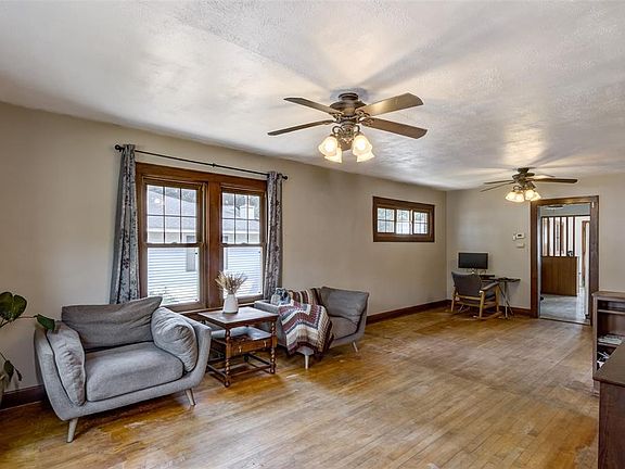 2nd image of 523 W Elm Street