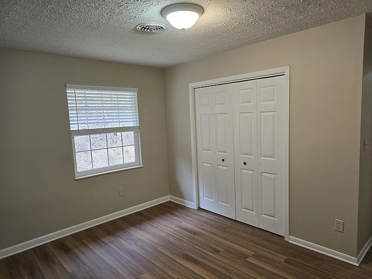 112 Glassboro Dr — Photo 15