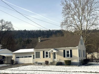 828 E Circle Dr, Vestal, NY, 13850