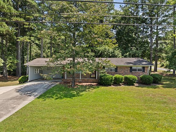 2nd image of 1590 Pleasant Grove Dr NE