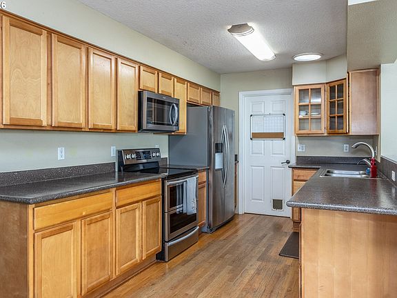 5th image of 142 Belle Ct