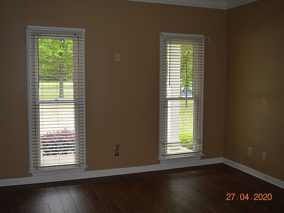 5th image of 312 W Lake Dr N
