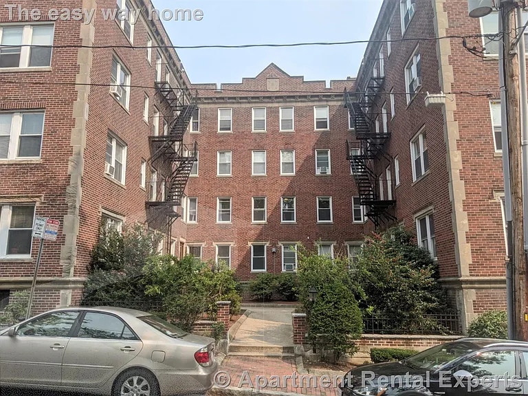 10 Agassiz St #7 — Photo 11