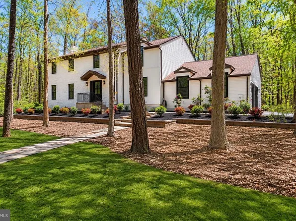 1 Dickson Dr, Medford, NJ 08055