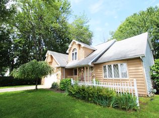 7909 Champaign Dr, Mentor, OH 44060