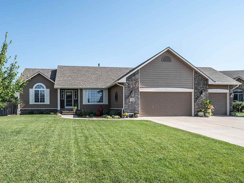 1st image of 2922 N Parkdale Ct