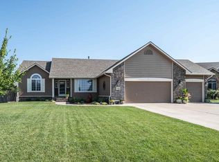 2922 N Parkdale Ct, Wichita, KS 67205