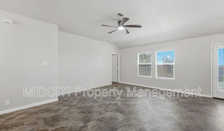 3414 Zachary St — Photo 13