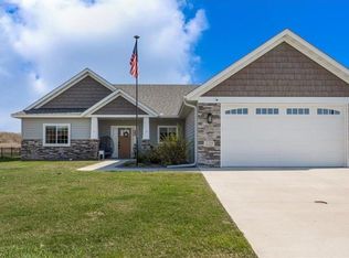 522 7th Ave SE, Saint Joseph, MN 56374