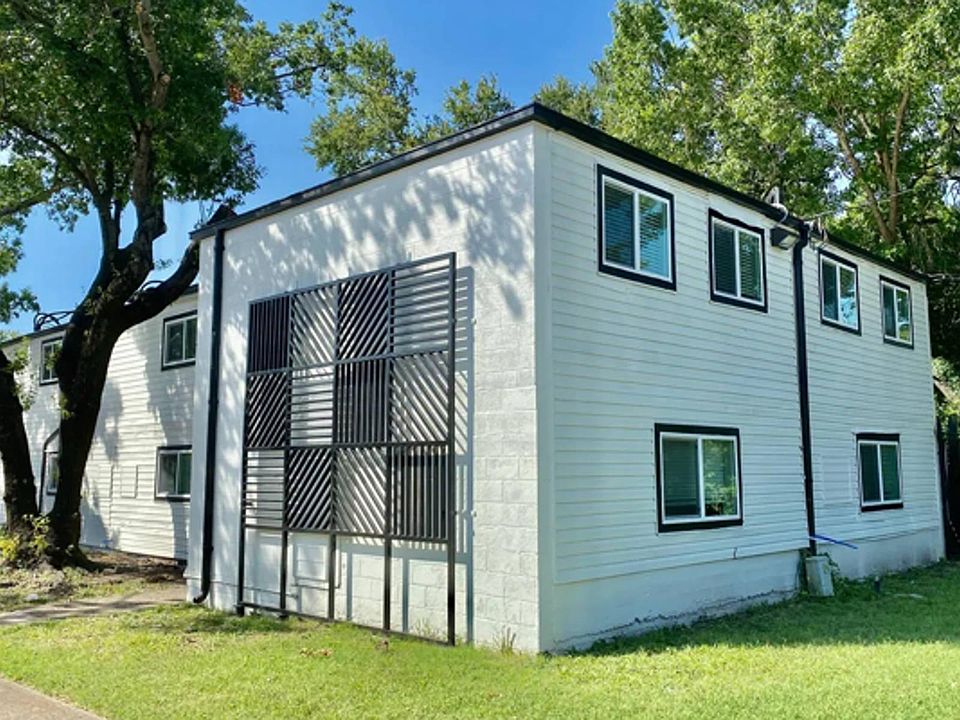 1st image of 4734 Worth St #10