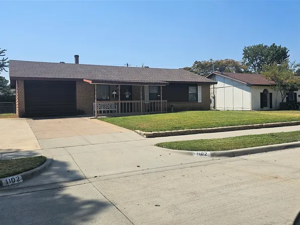 1102 Springwood Dr, Lewisville, TX 75067
