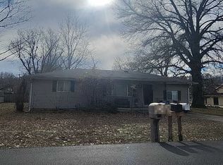 1406 Saint Anne St, Seneca, MO 64865
