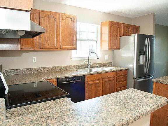 5th image of 15 Bobolink St NE #B