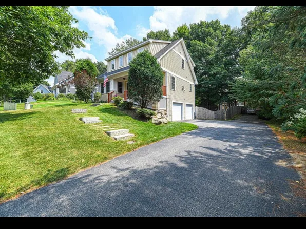 3 Baron Rd, Hampton, NH 03842