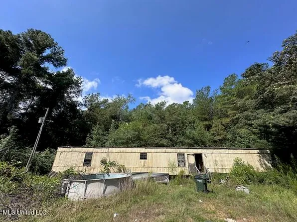 260 Deer Ln, Holly Springs, MS 38635