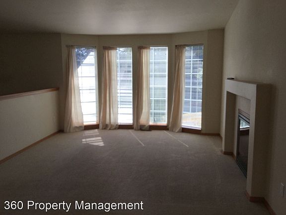 3rd image of 109 NE Albion St