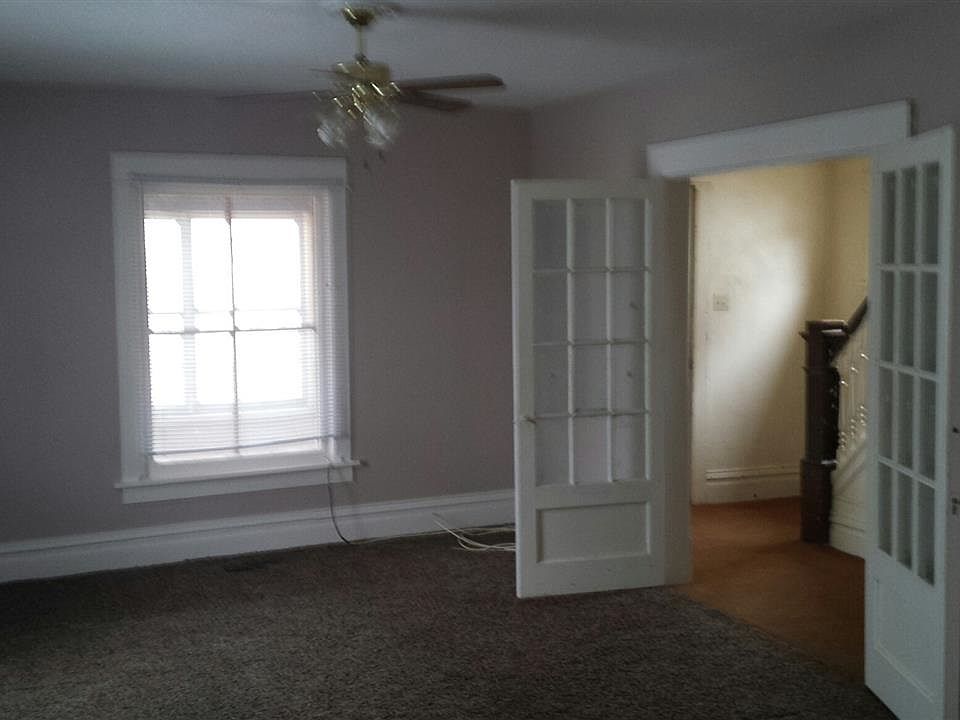 2nd image of 206 Linwood Ave