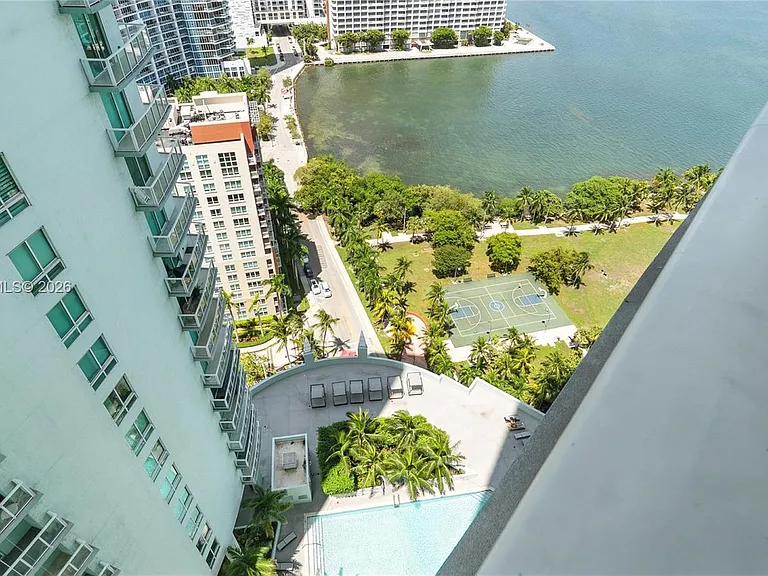 1900 N Bayshore Dr #2810 — Photo 7
