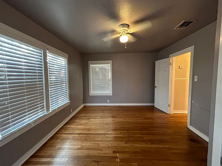 893 Pine St — Photo 18