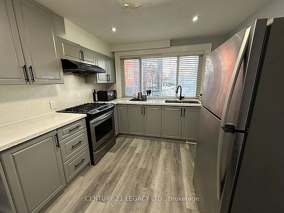 5th image of 398 Albion Rd Unit B