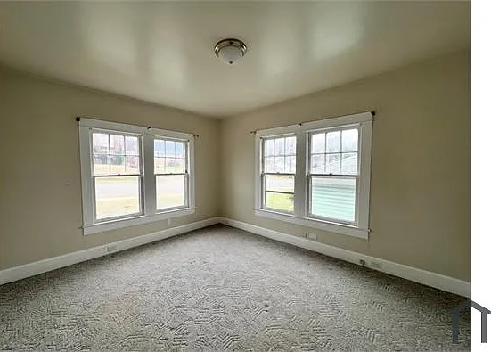 1532 Graymont Ave W — Photo 11