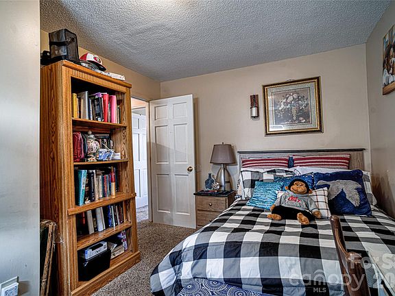 4th image of 1595 N Long St