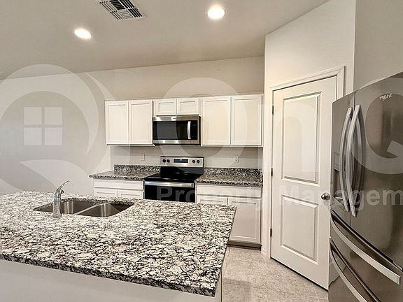4th image of 2450 E Alonso Dr