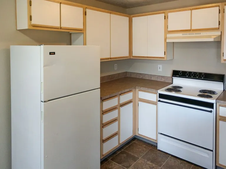 1340-1376 W Locust St — Photo 17