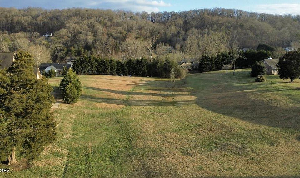 1st image of 145 Old Farm Rd