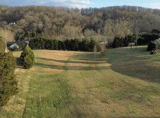 145 Old Farm Rd, Lenoir City, TN 37771