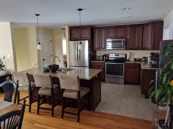 90 Hickory Hill Rd, Williston, VT 05495