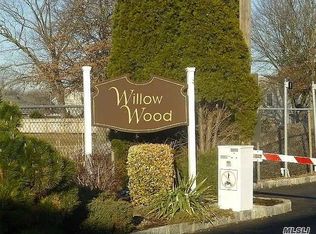 46 Balsam Ct, Wantagh, NY 11793