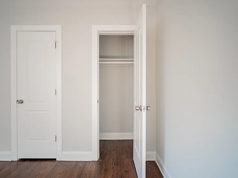 Bedroom Closet Space 7357-2S