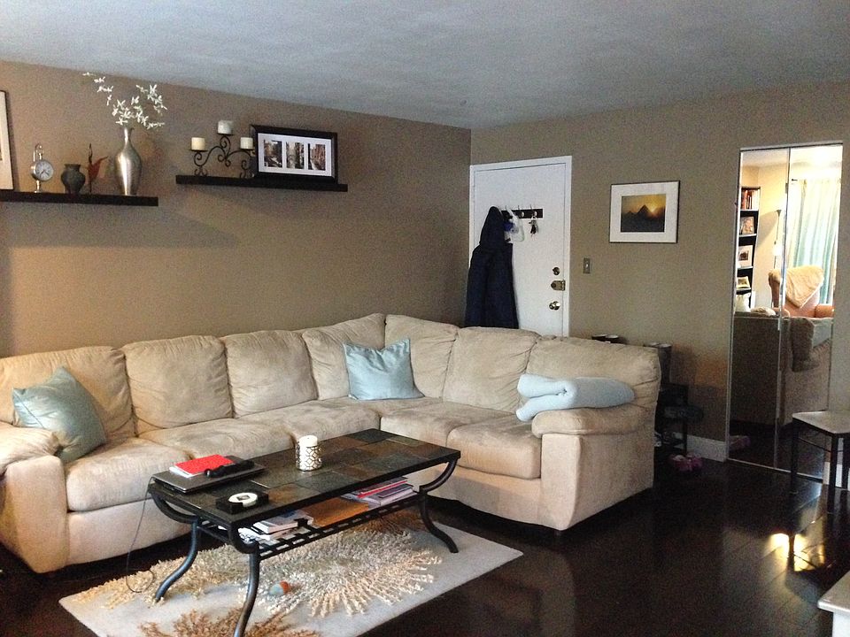 1st image of 50 Edgelawn Ave APT 3