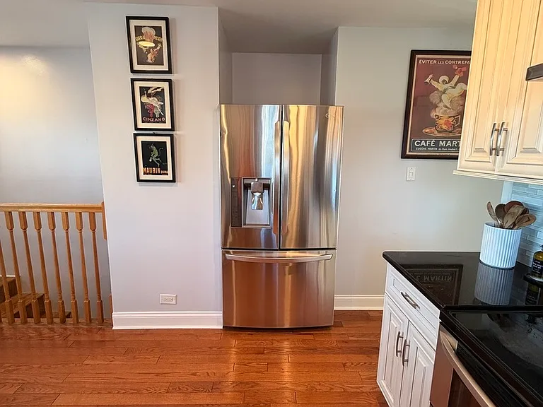4605 Prairie Ave — Photo 6