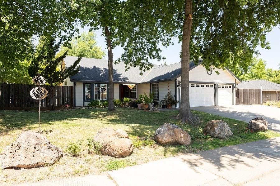 1st image of 800 Willow Creek Dr