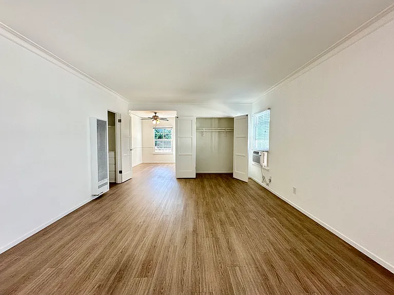 1325 N Fairfax Ave #10 — Photo 3