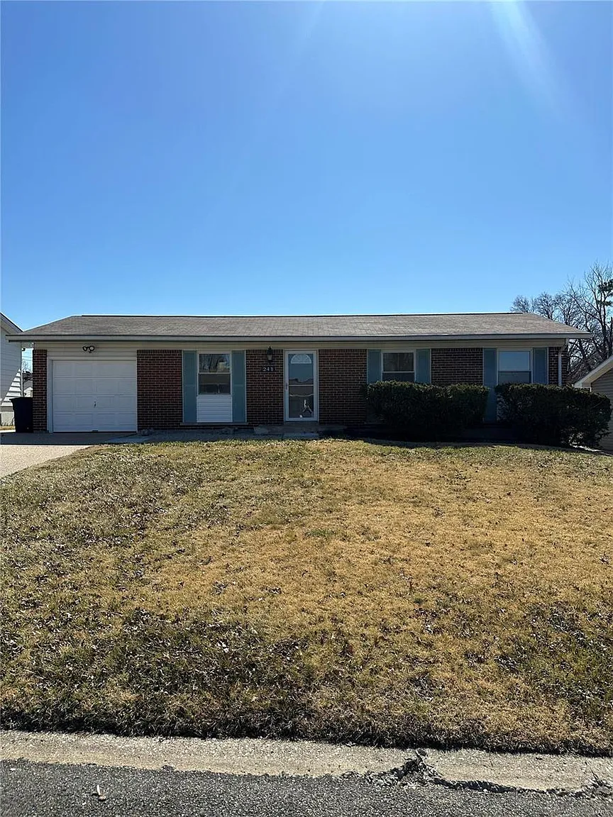 241 Tapestry Dr photo 1