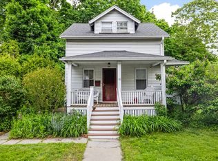 10 Barnes Pl, Lexington, MA 02420