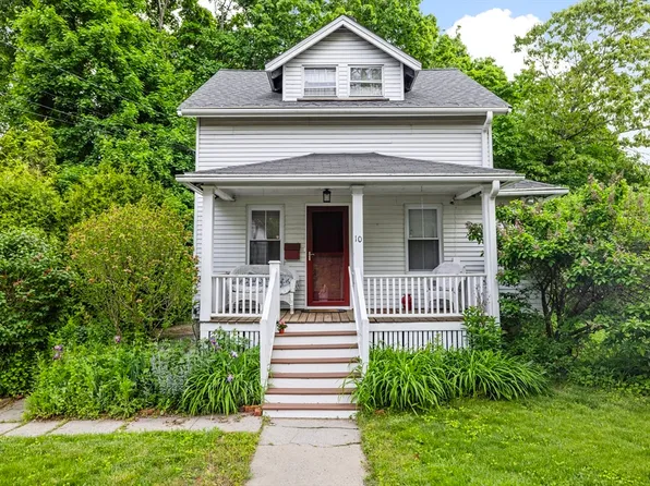 10 Barnes Pl, Lexington, MA 02420