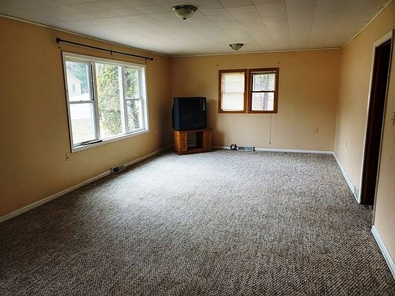 4th image of W7912 Carlton Road #1