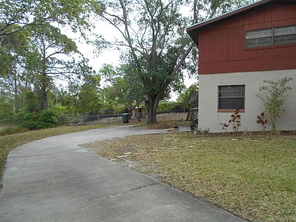 3rd image of 3620 Buttonwood Dr